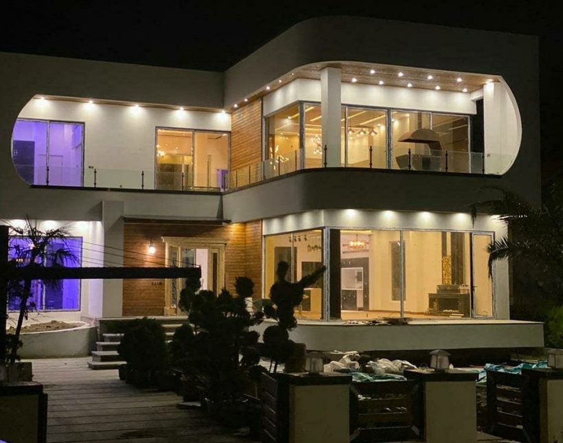 خرید ویلا فول فرنیش استخردار شهرکی | 650 متر