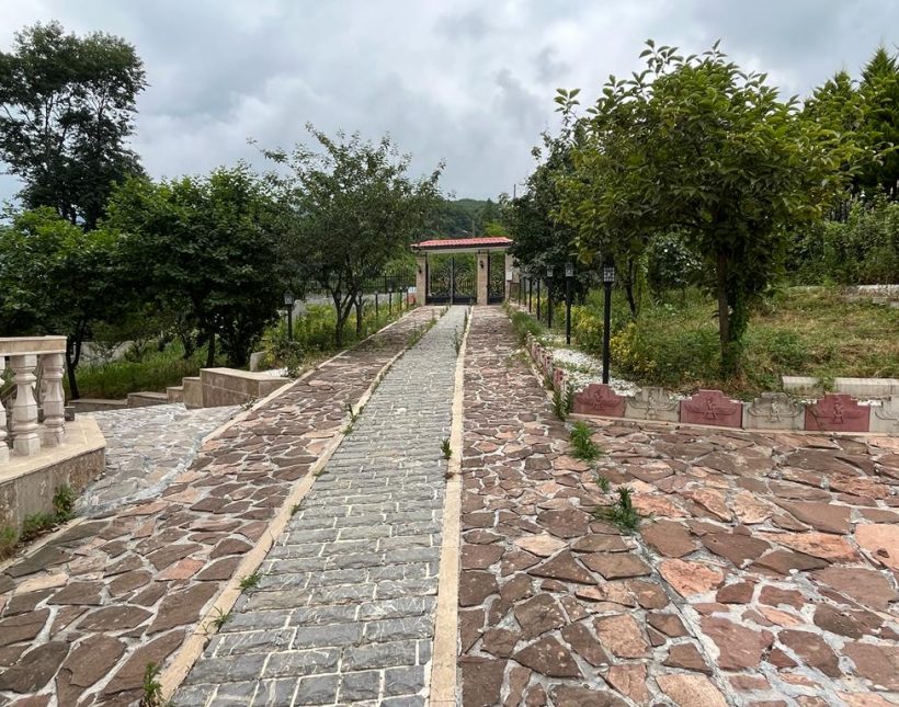 فروش ویلا باغ با ویوی بی نظیر جنگل و دریا در رامسر | 1500 متر
