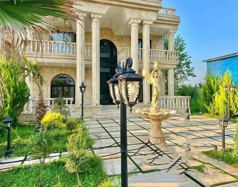 خرید ویلا نمای کلاسیک لوکیشن عالی | ۳۵۰ متر