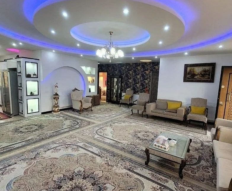 فروش ویژه ویلا باغ فلت با حیاط سازی بی نظیر استخر دار | 300 متر