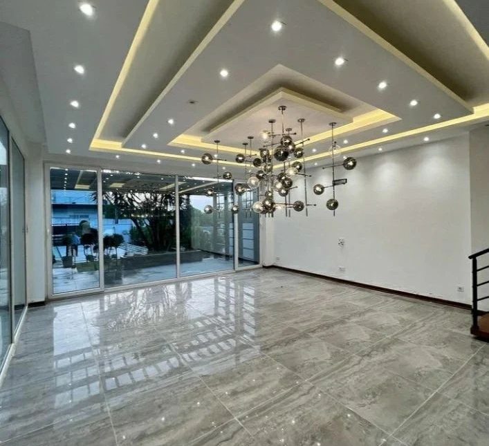خرید ویلا شهرک برند سعادت آباد استخر دار | 540 متر