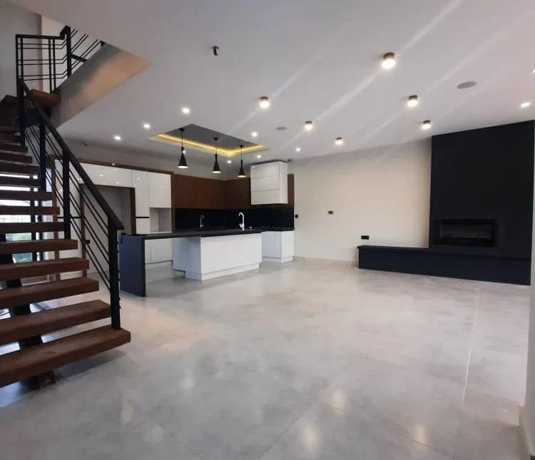 خرید ویلا تریبلکس نما مدرن استخر دار | 300 متر