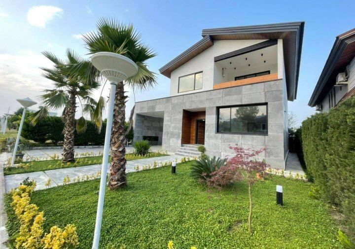 خرید ویلا 300 متری سه خواب استخر دار نعمت آباد | 350 متر