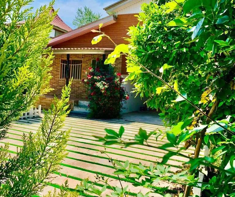 خرید ویلا باغ 300 متری سند دار | ۳۰ متر