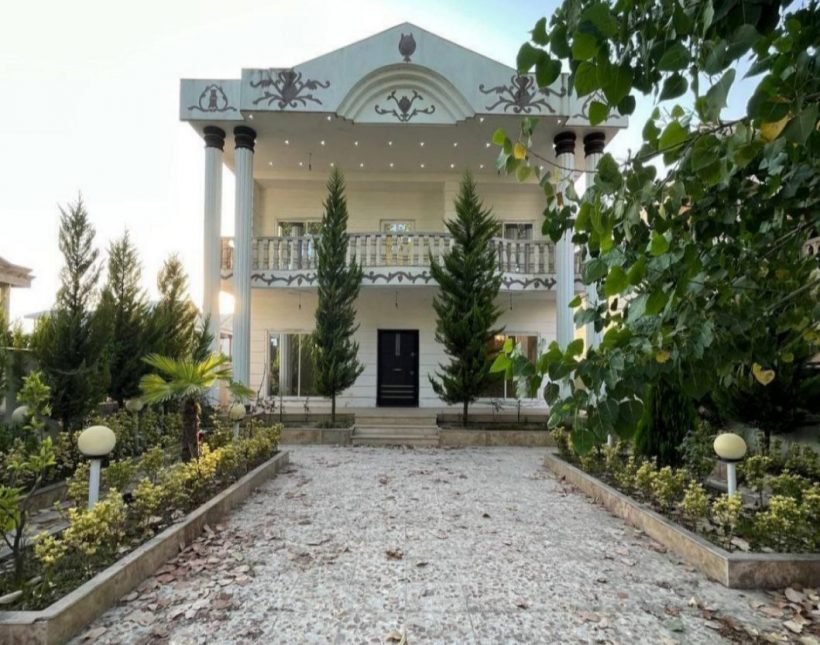 خرید ویلا دوبلکس کلاسیک شهرکی سند دار در امیرآباد | ۳۰۰ متر