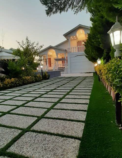 فروش ویژه ویلا باغ نمای کلاسیک | ۳۳۰ متر
