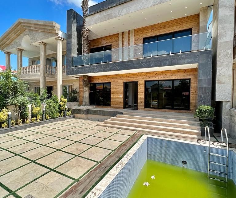 خرید ویلا 260 متری استخر دار نما مدرن | ۲۶۰ متر