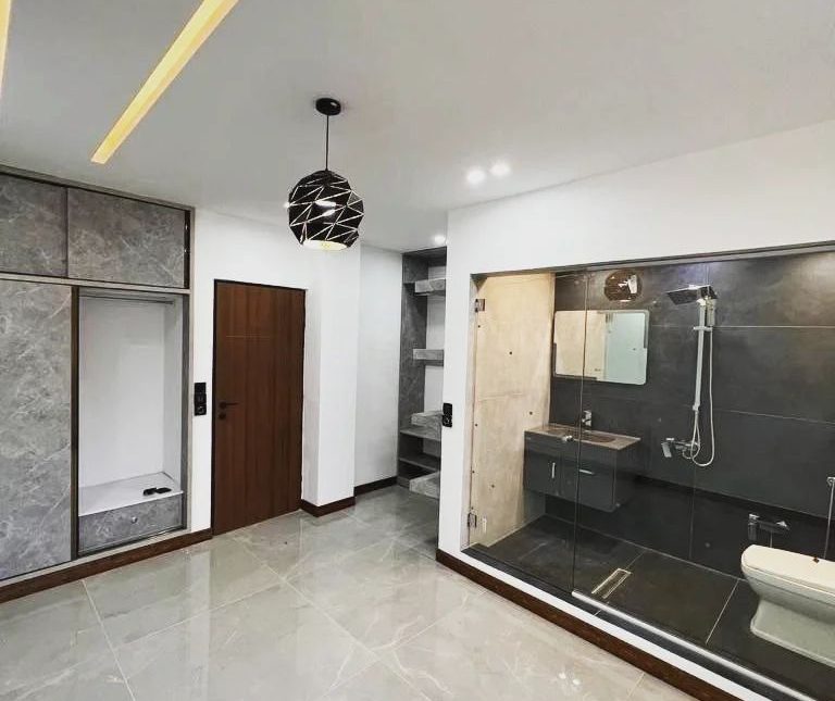 فروش ویلای مدرن 270 متری | 270 متر