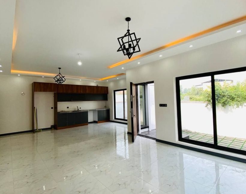 خرید ویلا نیم پیلوت 300 متری نما سنگ امیرآباد | 300 متر