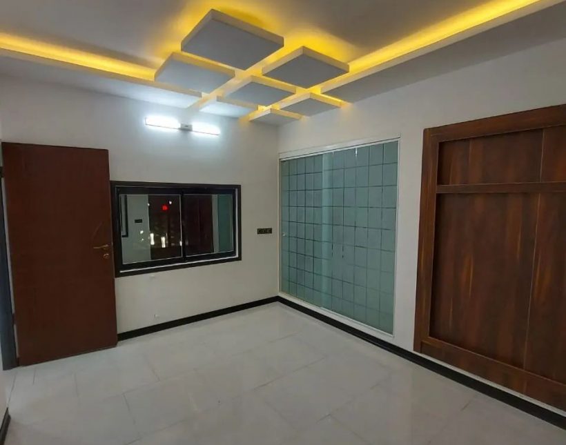 خرید ویلا دوبلکس نما مدرن 240 متری شهرکی استخر داخل | 240 متر