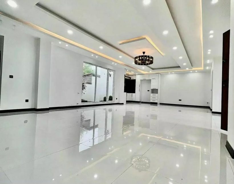 خرید ویلا مدرن 320 متری استخر دار نزدیک جنگل | 320 متر