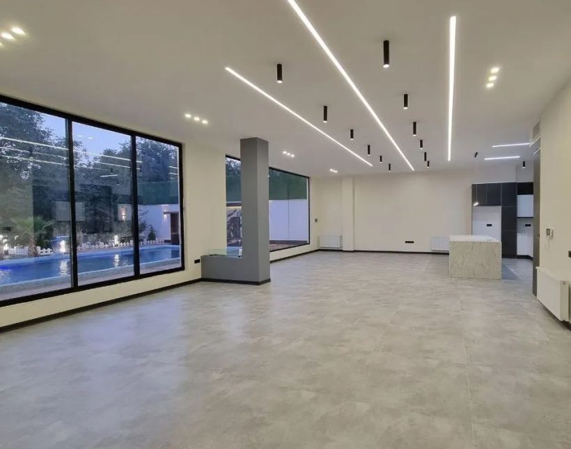 خرید ویلا مدرن 700 متری با استخر 4 فصل و سند تک برگ | 700 متر