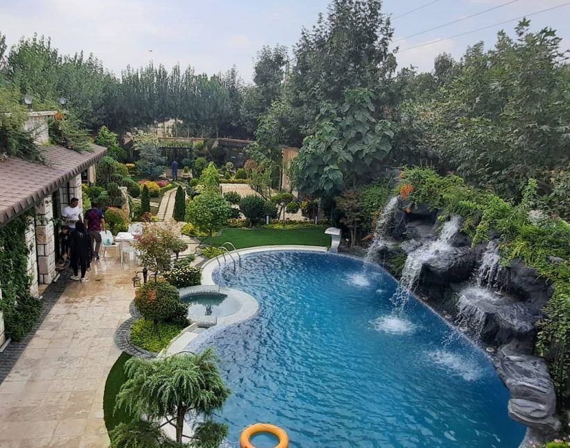 خرید ویلای لاکچری در شهرک برند منطقه با 320 متر بنای مدرن | ۸۰۰ متر