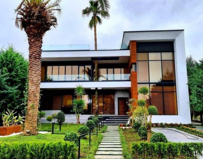 خرید ویلا باغ مدرن استخر دار مبله کامل فول سند دار در نوشهر | ۴۰۰ متر