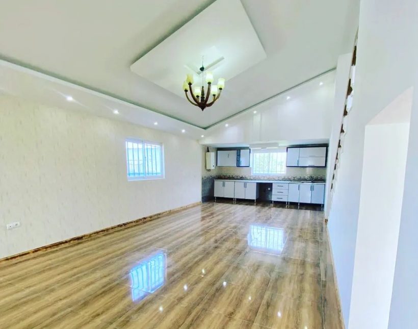 خرید ویلا نیم پیلوت 250 متری نما آجری مدرن نور | ۲۵۰ متر