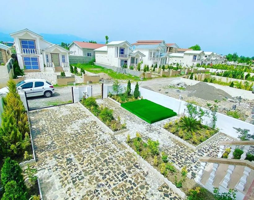 خرید ویلا نیم پیلوت 250 متری نما آجری مدرن نور | ۲۵۰ متر