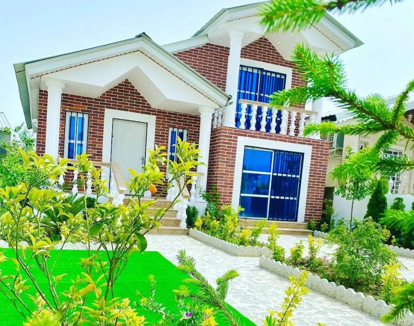 خرید ویلا نیم پیلوت 250 متری نما آجری مدرن نور | ۲۵۰ متر