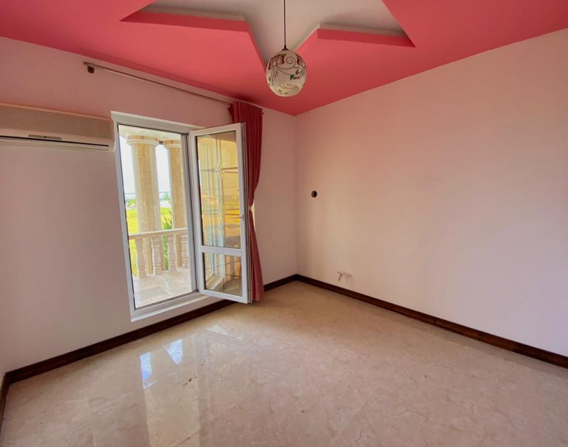 خرید ویلا نما سنگ 220 متری مدارک کامل | ۲۲۰ متر