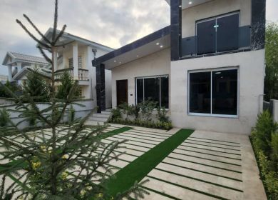 فروش ویلا نزدیک جاده | ۲۵۰ متر