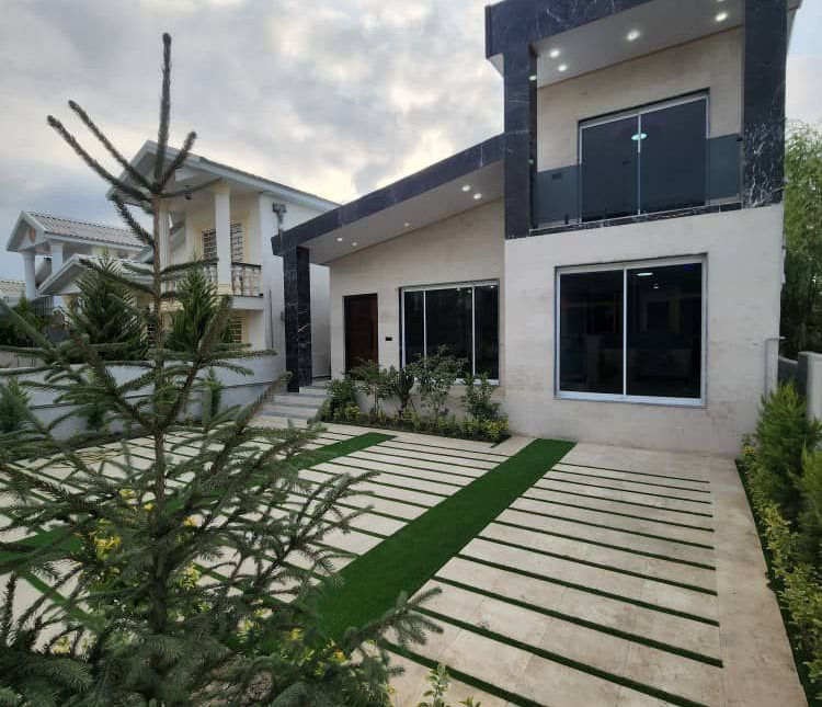 فروش ویلا نزدیک جاده | ۲۵۰ متر