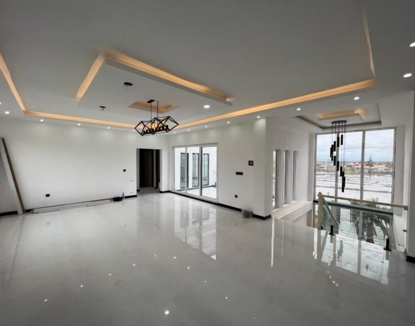 خرید ویلا 300 متری جنگلی نما مدرن | ۳۰۰ متر