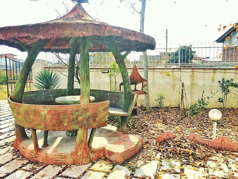 خرید ویلا نیم پیلوت نما رومی استخر دار با سند | ۳۰۰ متر