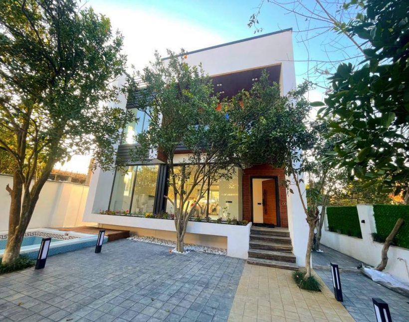 خرید باغ ویلا استخر دار مبله با سند | 330 متر
