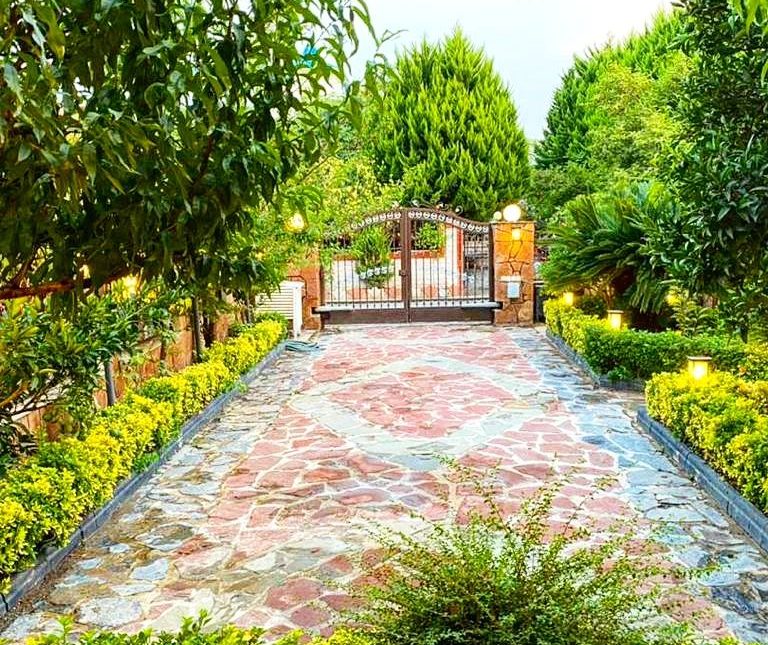 خرید ویلا نیم پیلوت نما کلاسیک شیک در چمستان | 400 متر