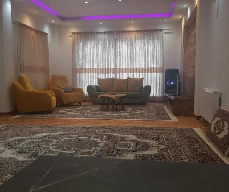 خرید ویلا 270 متری شهرکی مبله سند دار | 270 متر