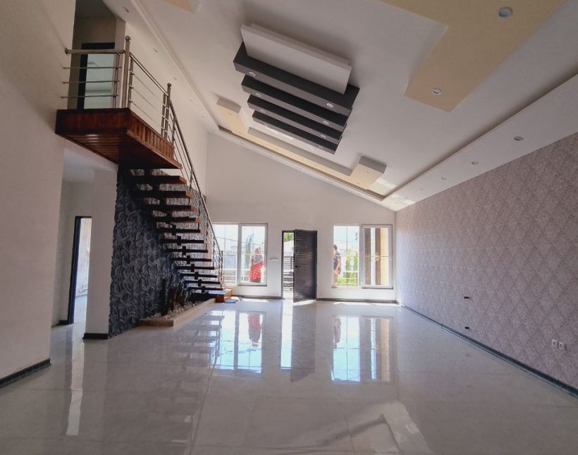 خرید ویلا نیم پیلوت سند تک‌ برگ شهرکی منطقه برند جنگلی | 270 متر