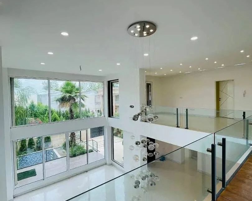خرید ویلا مدرن 350 متری با استخر 4 فصل | 350 متر
