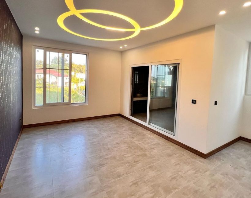 فروش ویلا 280 متری نما مدرن شهرکی با سند | 280 متر