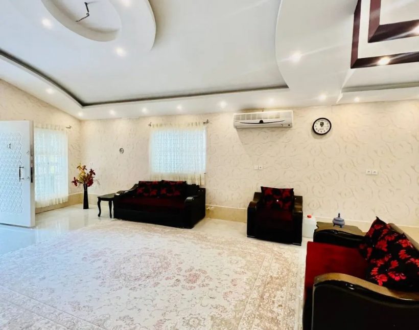 فروش ویلا نیم پیلوت 250 متری نما رومی سند دار | 250 متر