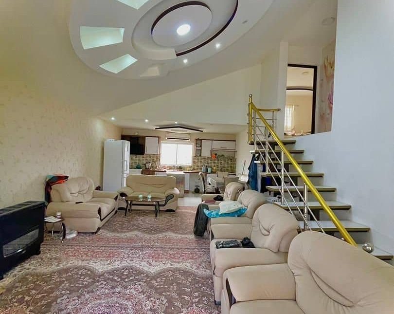 خرید ویلا 250 متری نما سنگ شهرکی و مبله | ۲۵۰ متر