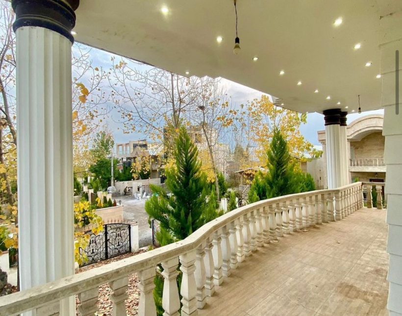 فروش ویلا باغ دوبلکس نما رومی با حیاط سازی سرسبز | 380 متر
