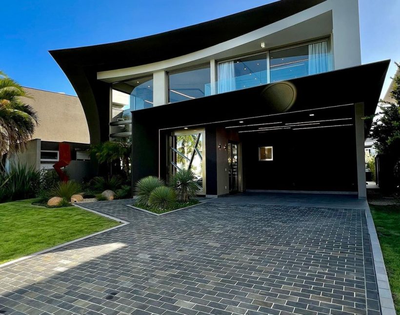 خرید ویلا دوبلکس مدرن استخر دار فول فرنیش | ۴۰۰ متر