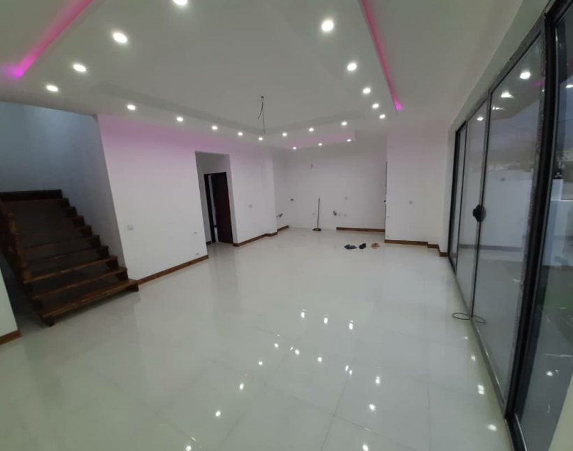 فروش ویلا مدرن با 160 متر بنا | 200 متر