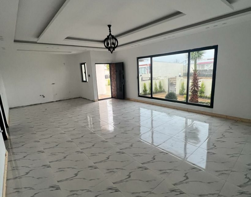 فروش ویلا همکف 210 متر در شمال | 210 متر