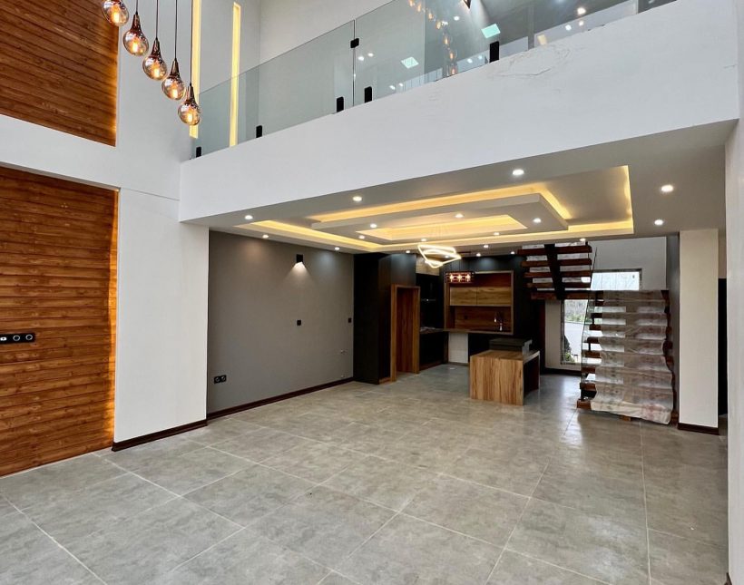 خرید ویلا مدرن نوساز با استخر 4 فصل | 380 متر