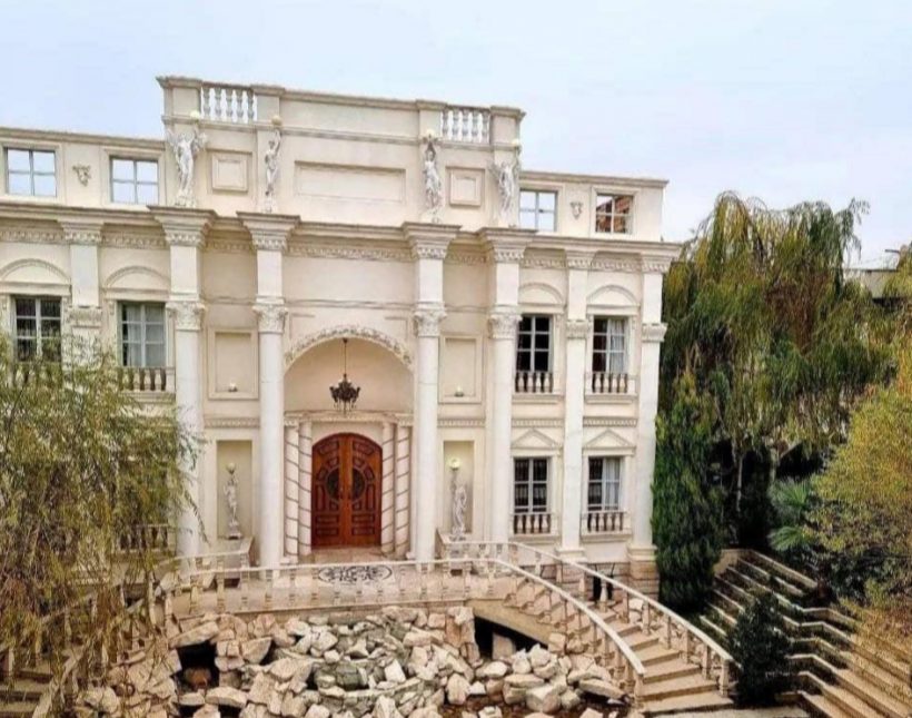 خرید ویلا کاخ نما سنگ 470 متری فول مبله سعادت آباد | 470 متر