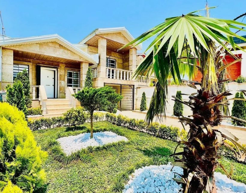 خرید ویلا باغ 250 متری با حیاط دلباز و مدارک تکمیل | ۲۵۰ متر