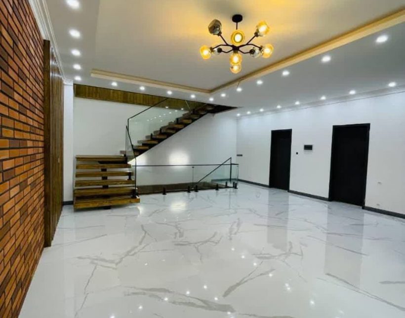 خرید ویلا مدرن 450 متری با استخر 4 فصل | 450 متر