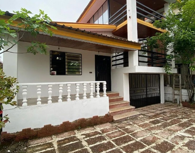 خرید ویلا شهرکی 140 متر بنا نیم پیلوت سند دار | 300 متر