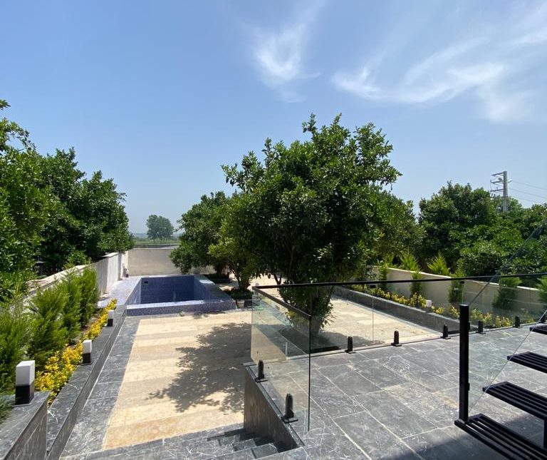 ویلا باغ مشجر و خوش نشین در شهرک خوب | ۴۰۰ متر