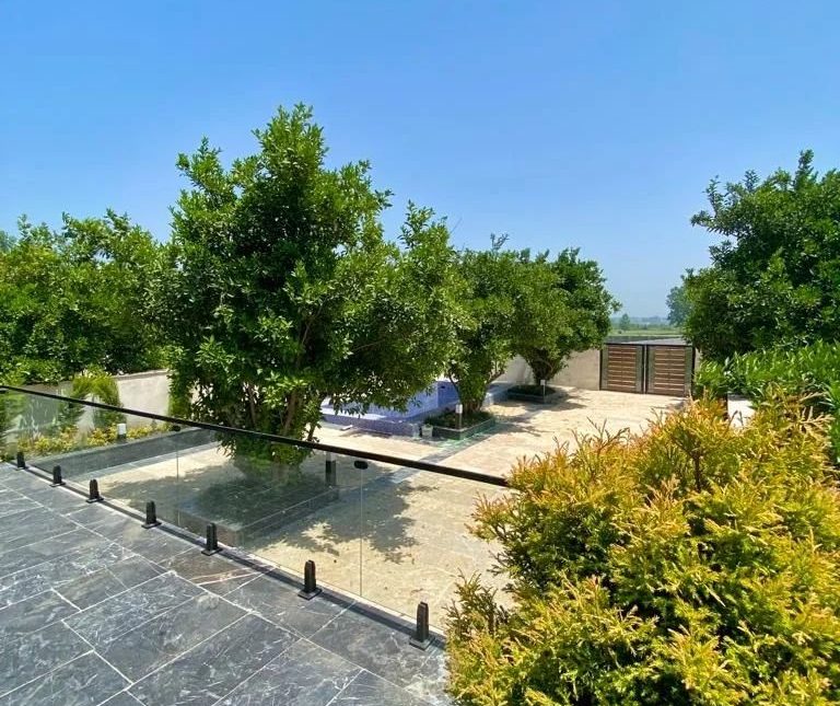 ویلا باغ مدرن استخر دار روف گاردن با ویو ابدی | 400 متر