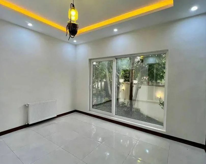 ویلا باغ فلت 200 متری شهرکی با نگهبانی | ۲۰۰ متر