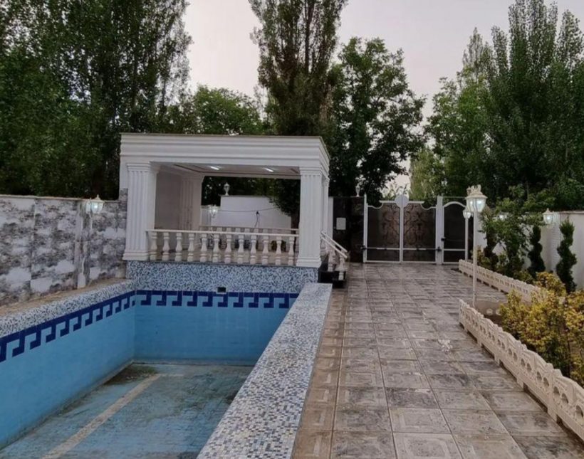 ویلا کلاسیک 400متری استخردار شهرک نیایش امیرآباد | 400 متر