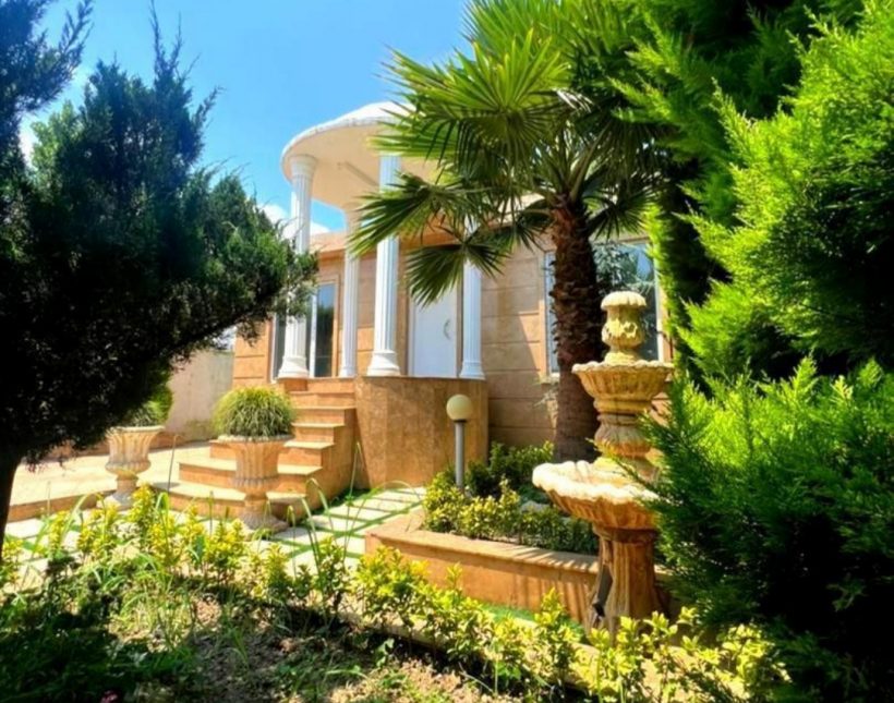 ویلا باغچه نما سنگ شخصی ساز شهرکی با نگهبانی | ۲۴۰ متر