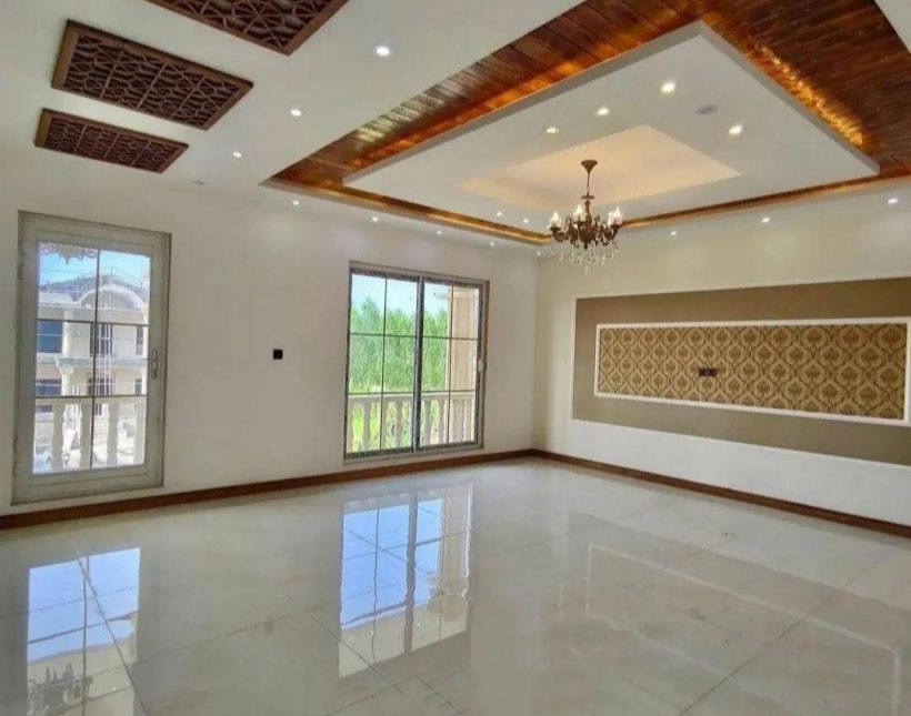 ویلا نما سنگ 350 متری شهرک برند مدارک تکمیل | ۳۵۰ متر