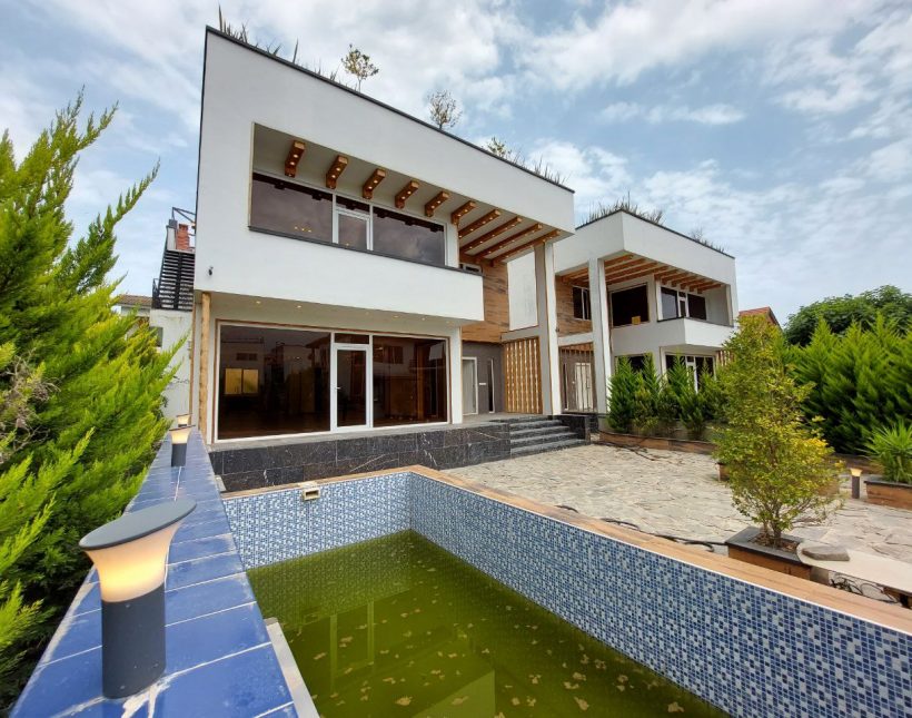 خرید ویلا سند دار استخر 4 فصل | 340 متر